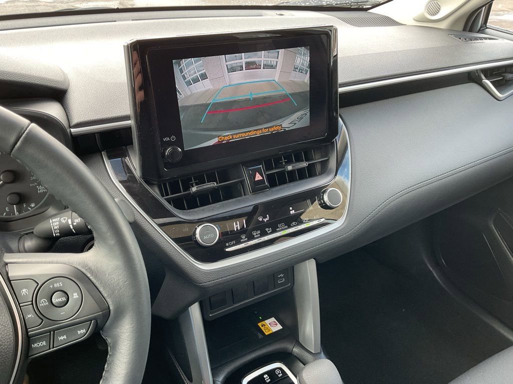 Used 2023 Toyota Corolla Cross LE w/ Moonroof Package image 15