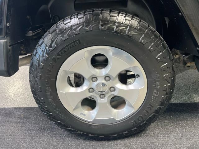 Used 2014 Jeep Wrangler Unlimited Sahara w/ Max Tow Package image 17