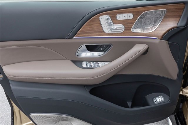 New 2026 Mercedes-Benz Maybach GLS 600 4MATIC image 11