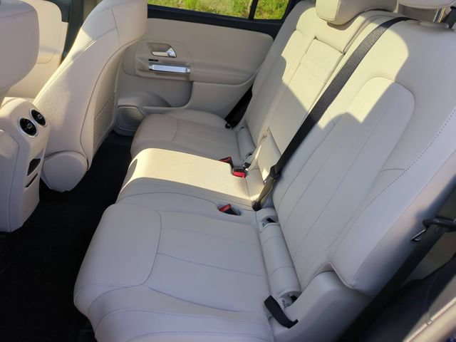Used 2023 Mercedes-Benz GLB 250 4MATIC w/ Premium Package image 28