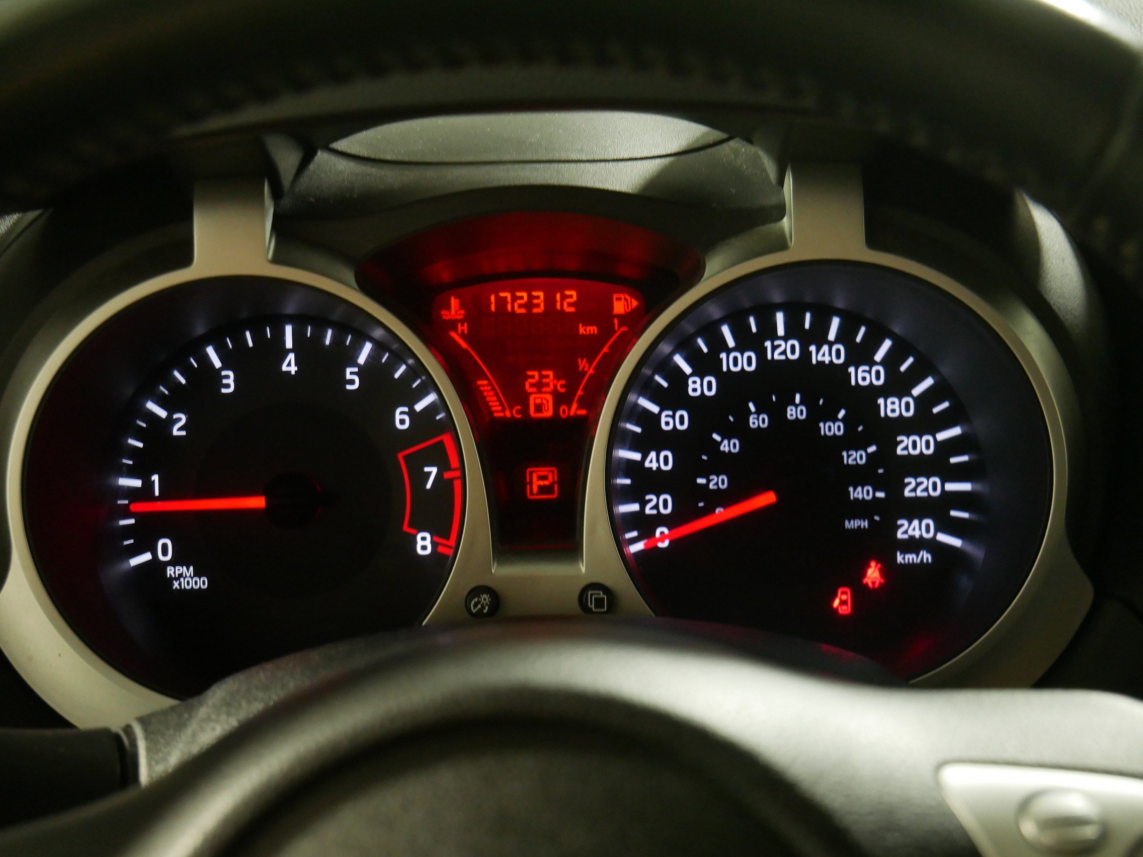 Used 2015 Nissan Juke S image 21