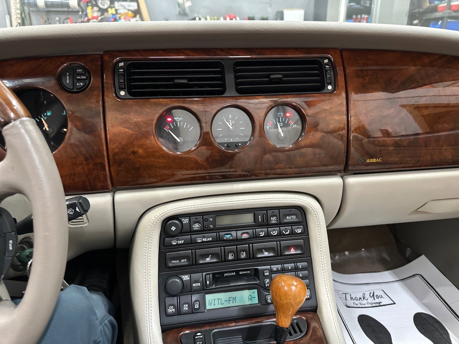 Used 2001 Jaguar XK8 Convertible image 39