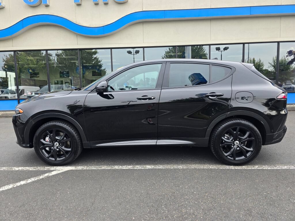 Used 2024 Dodge Hornet R/T w/ Tech Pack w/o Parking AWD/4WD image 2