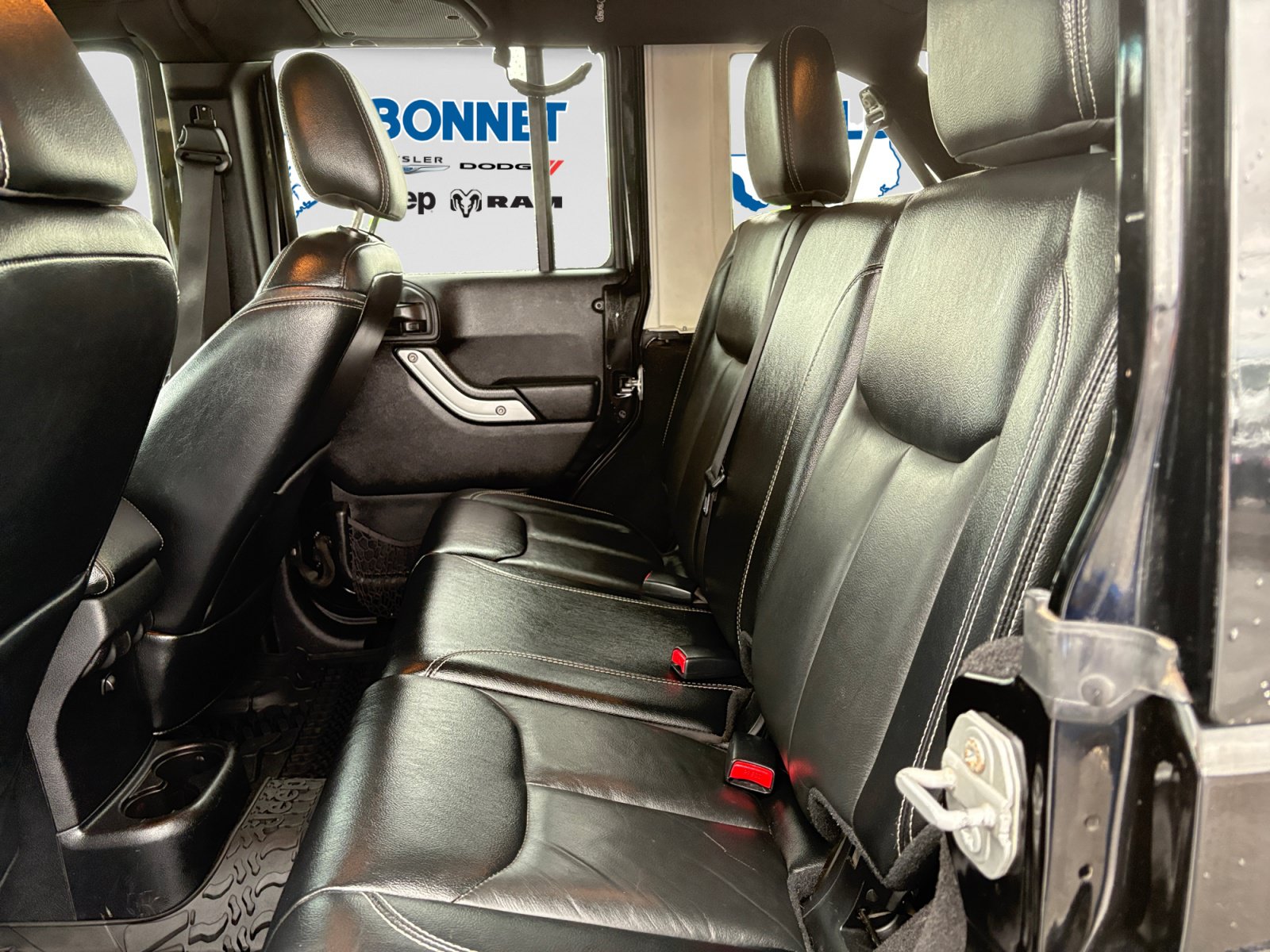 Used 2016 Jeep Wrangler Unlimited Rubicon AWD/4WD image 21