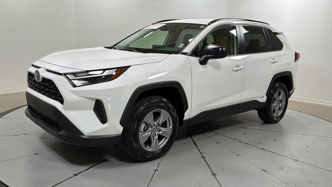 Certified 2025 Toyota RAV4 LE image 1