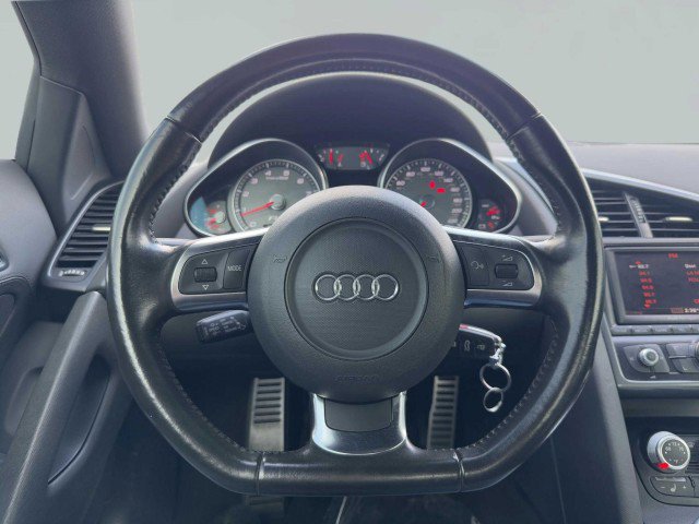 Used 2011 Audi R8 V8 image 28