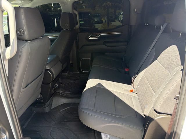 Used 2023 Chevrolet Silverado 1500 RST w/ Redline Edition AWD/4WD image 13