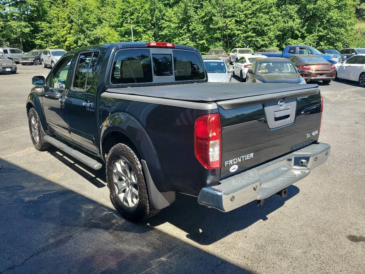 Used 2019 Nissan Frontier SL AWD/4WD image 5