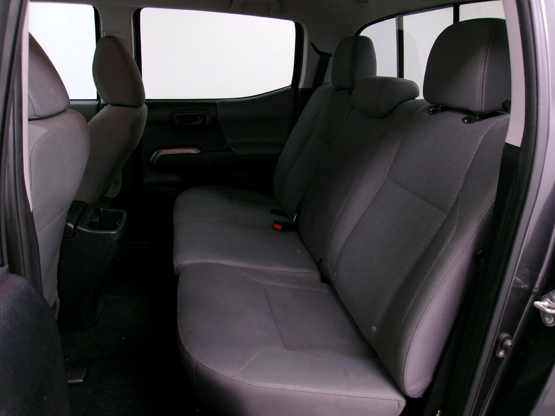 Used 2018 Toyota Tacoma SR5 image 10