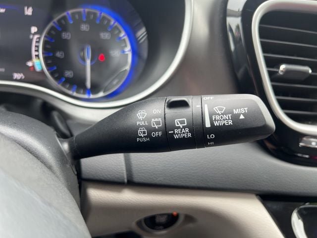 Certified 2024 Chrysler Pacifica Touring-L FWD image 23