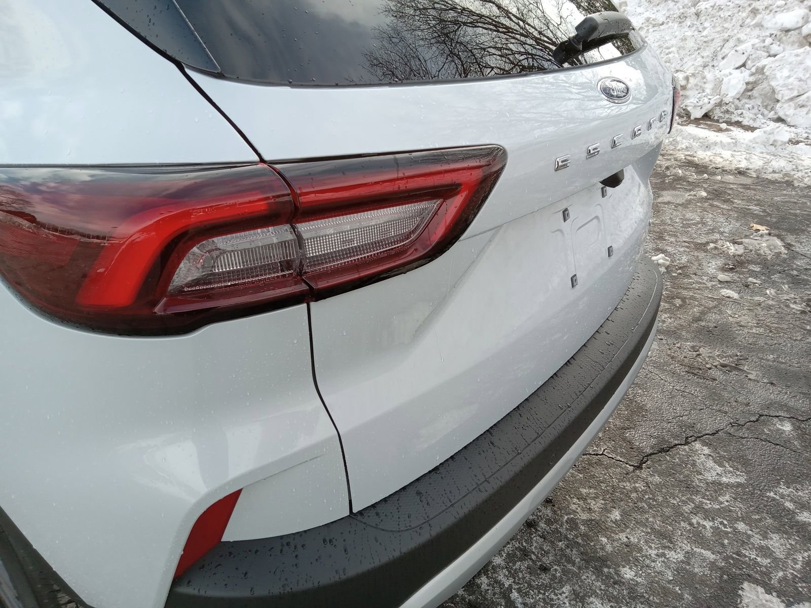 Used 2025 Ford Escape SE image 8