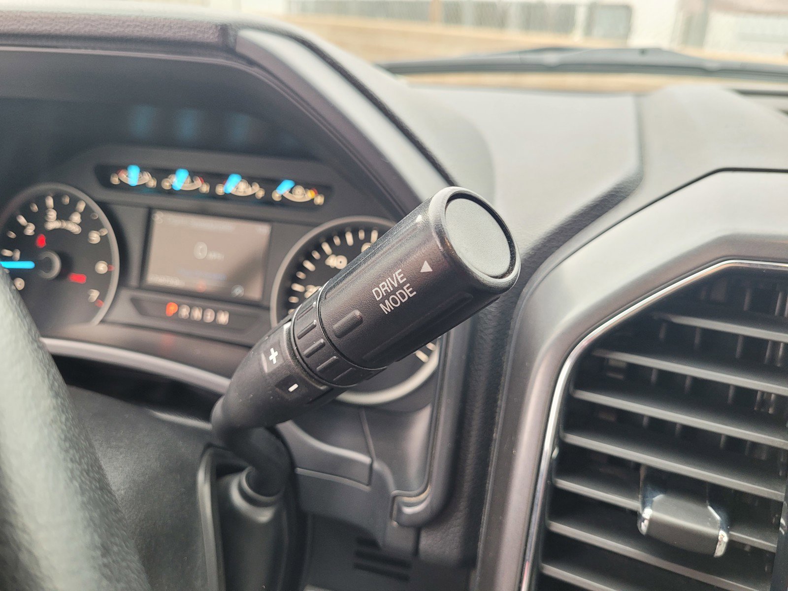 Used 2018 Ford F150 XLT w/ Equipment Group 302A Luxury image 24