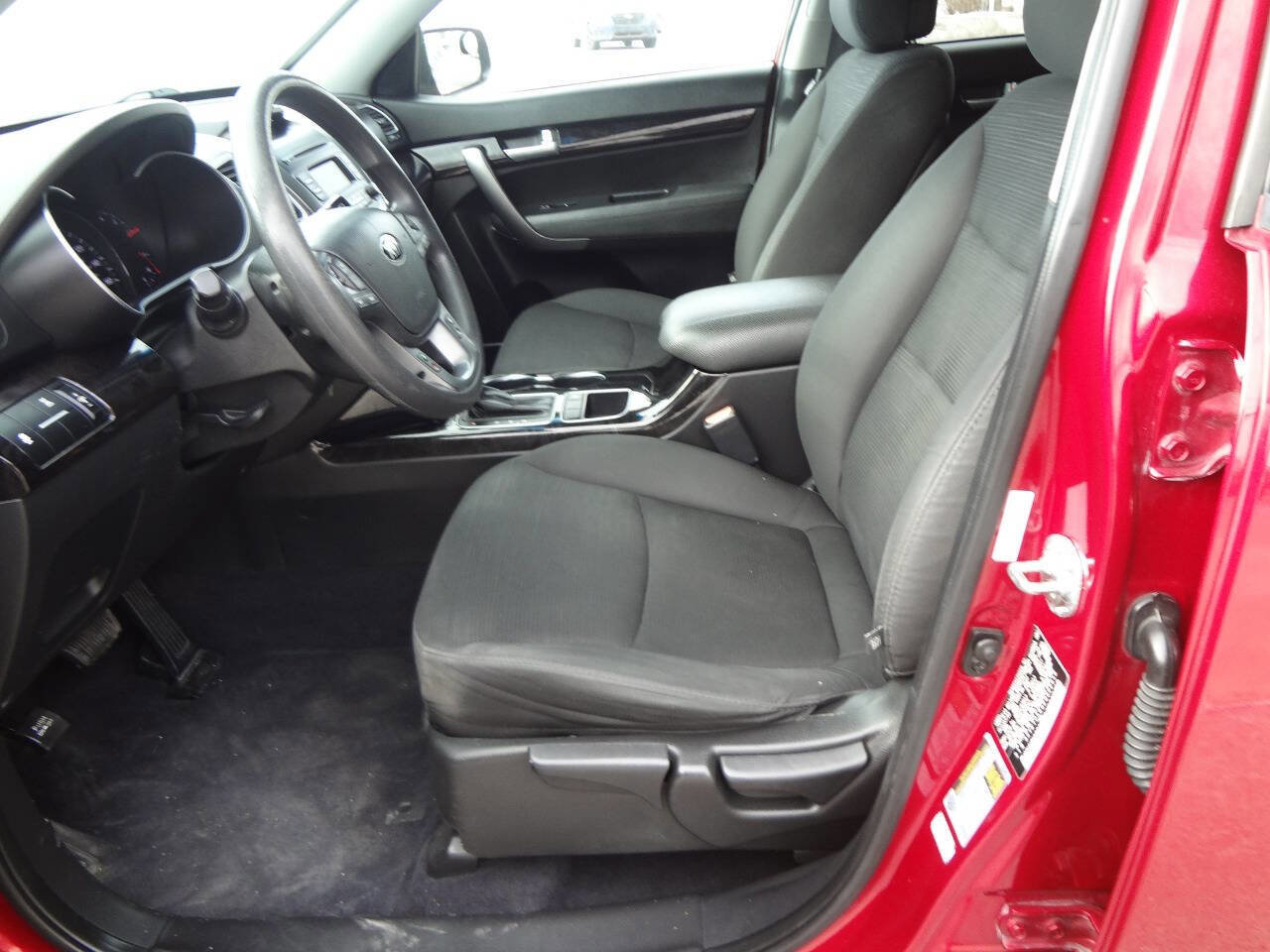 Used 2014 Kia Sorento LX image 8