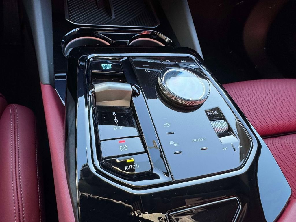 Certified 2025 BMW i5 xDrive40 w/ Premium Package image 18