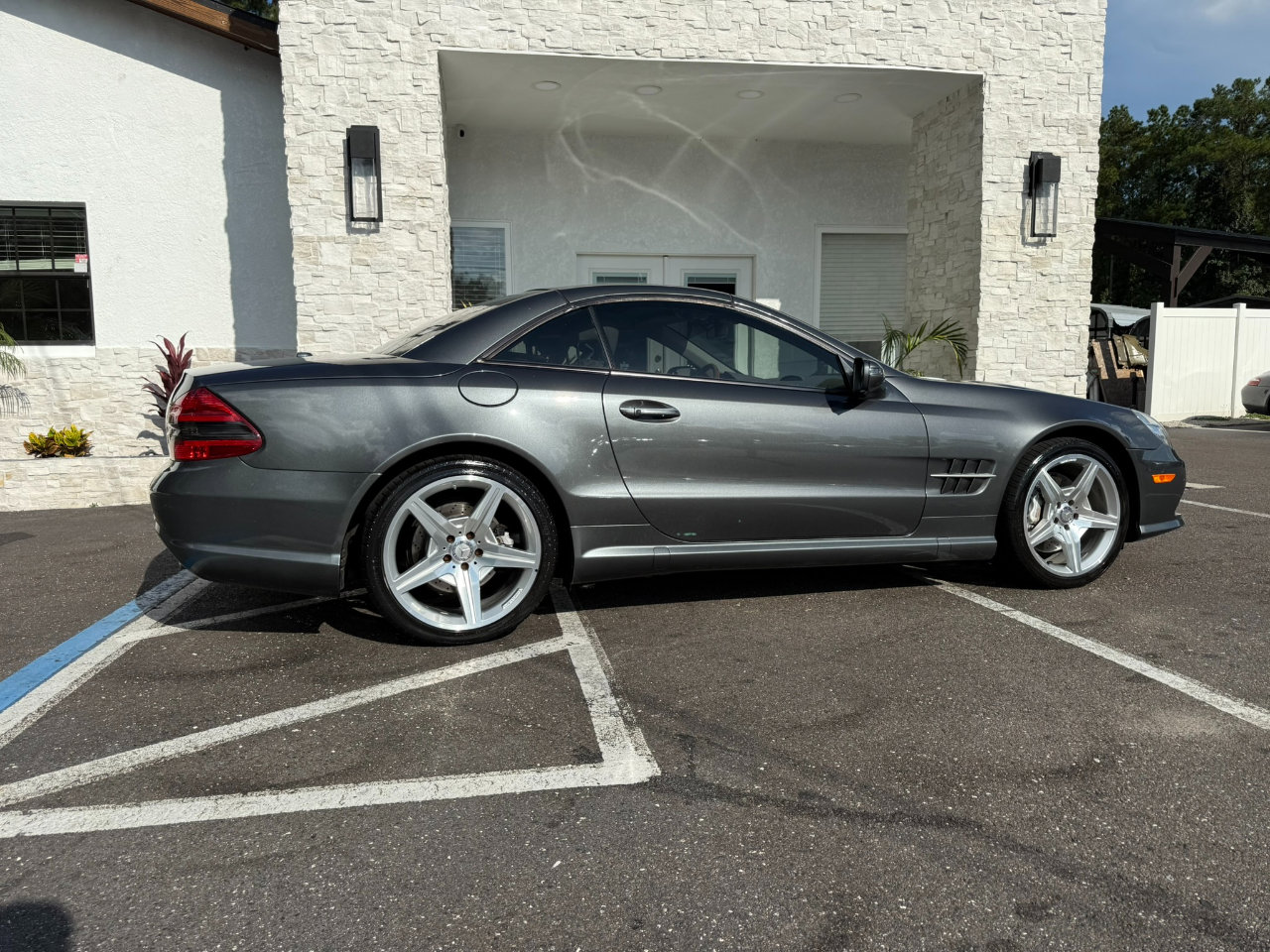 Used 2012 Mercedes-Benz SL 550 image 27