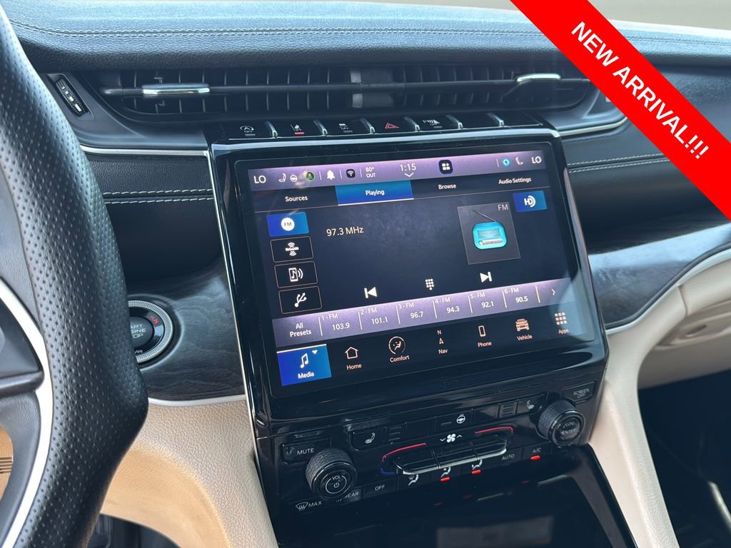 Used 2023 Jeep Grand Cherokee Limited image 18