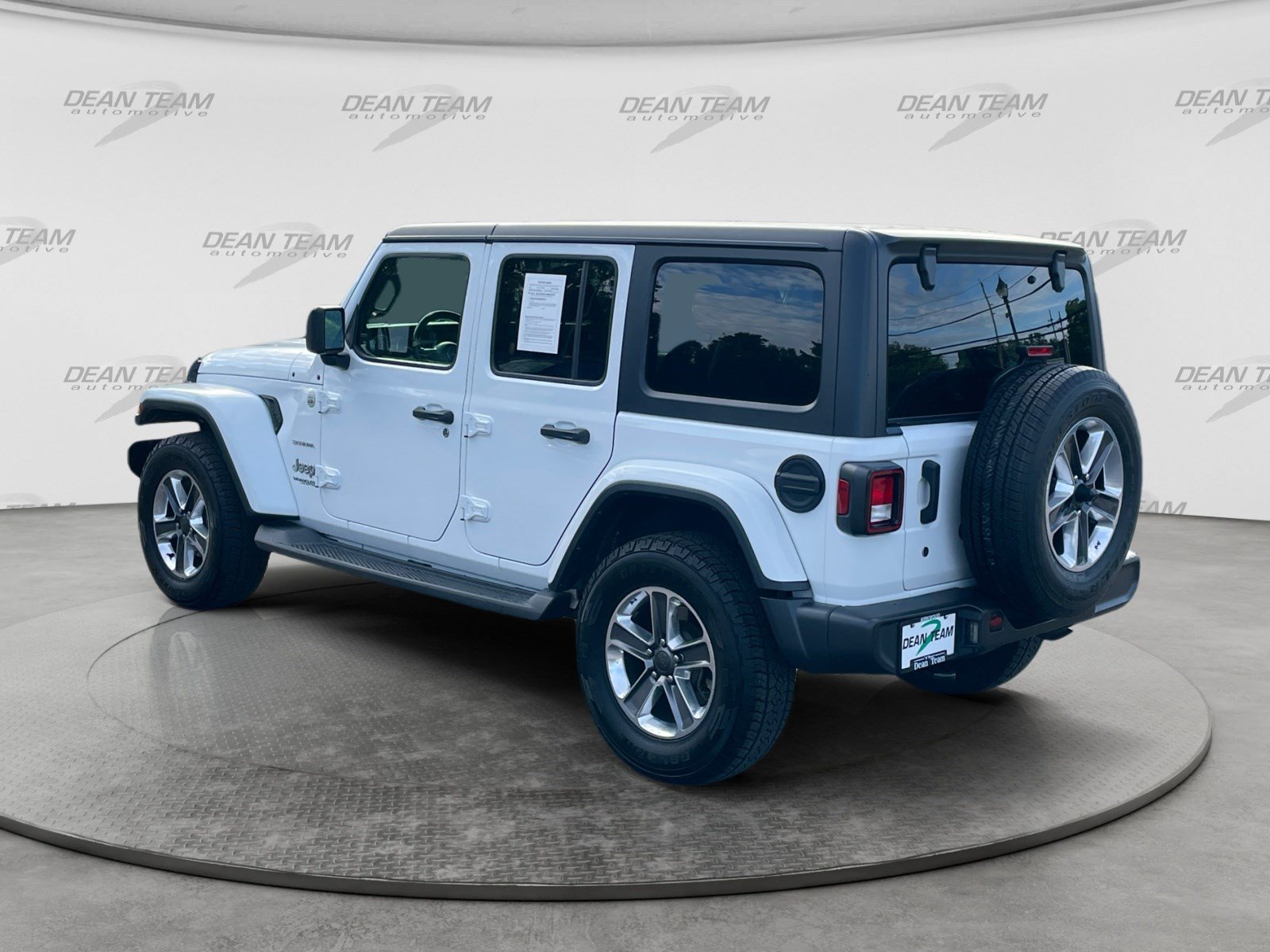 Used 2019 Jeep Wrangler Unlimited Sahara AWD/4WD image 6