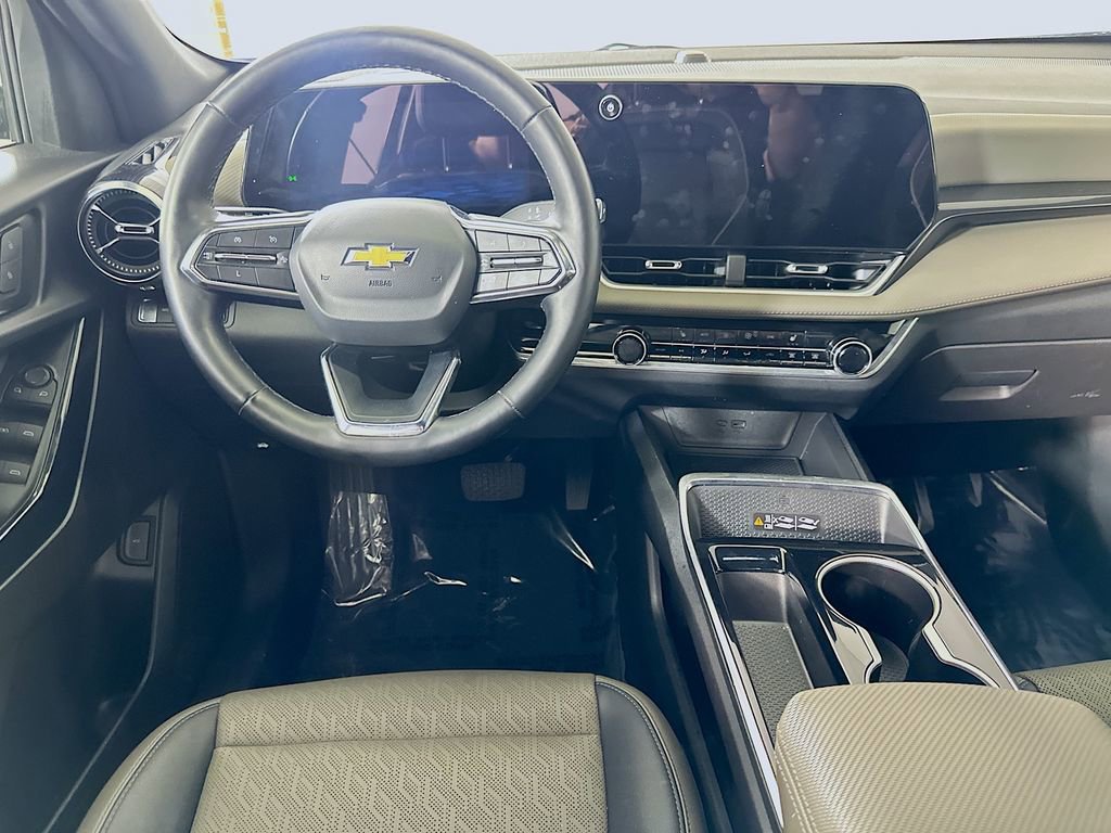 Used 2025 Chevrolet Equinox LT w/ Convenience Package II image 16