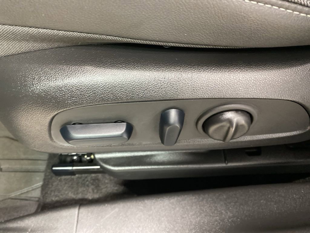 Used 2023 Buick Encore GX Essence w/ Advanced Technology Package image 38