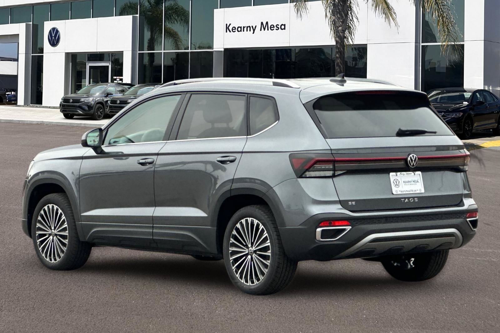 New 2026 Volkswagen Taos SE FWD image 6