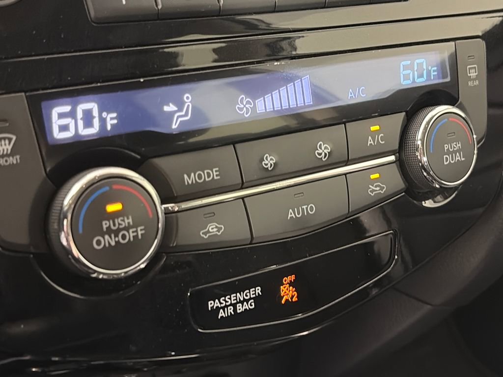 Used 2015 Nissan Rogue SV image 21