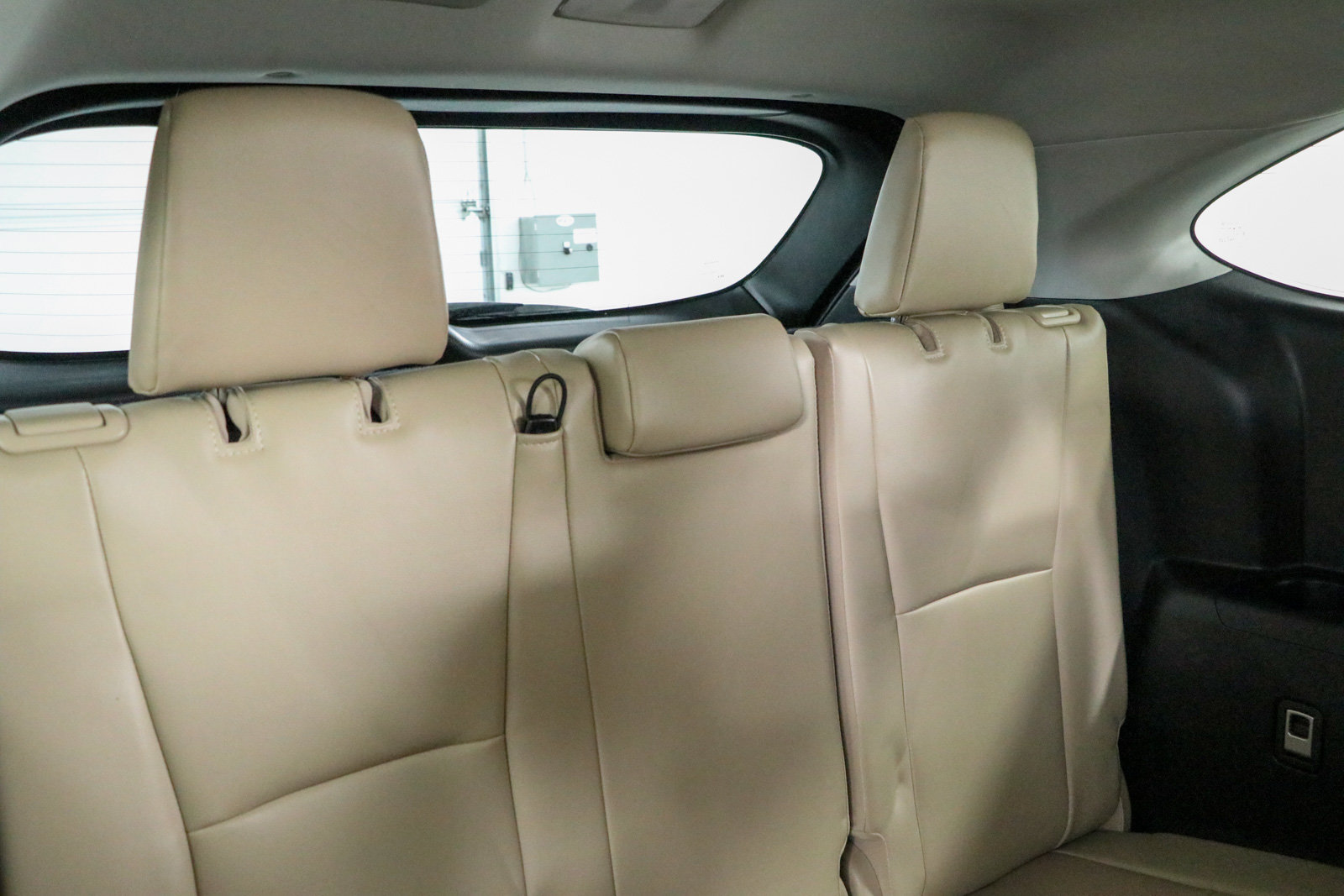 Used 2022 Toyota Highlander XLE FWD image 30