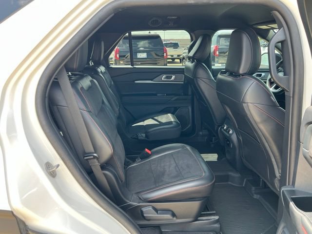 Used 2025 Ford Explorer ST RWD image 30