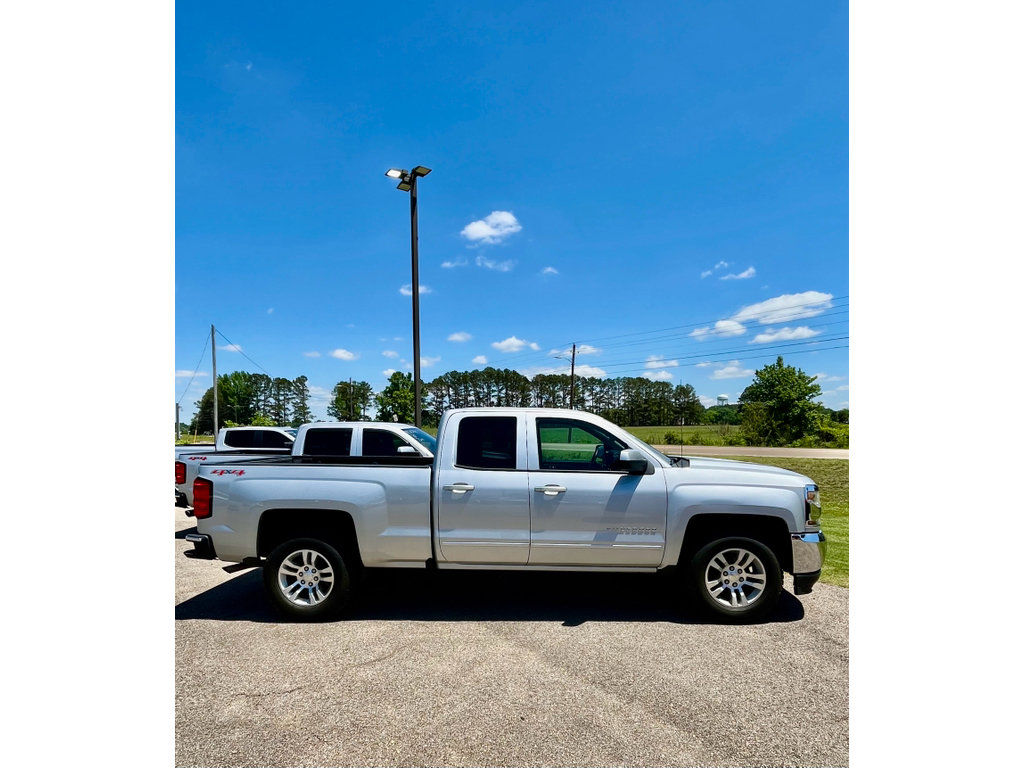 Used 2016 Chevrolet Silverado 1500 LT w/ All Star Edition AWD/4WD image 4