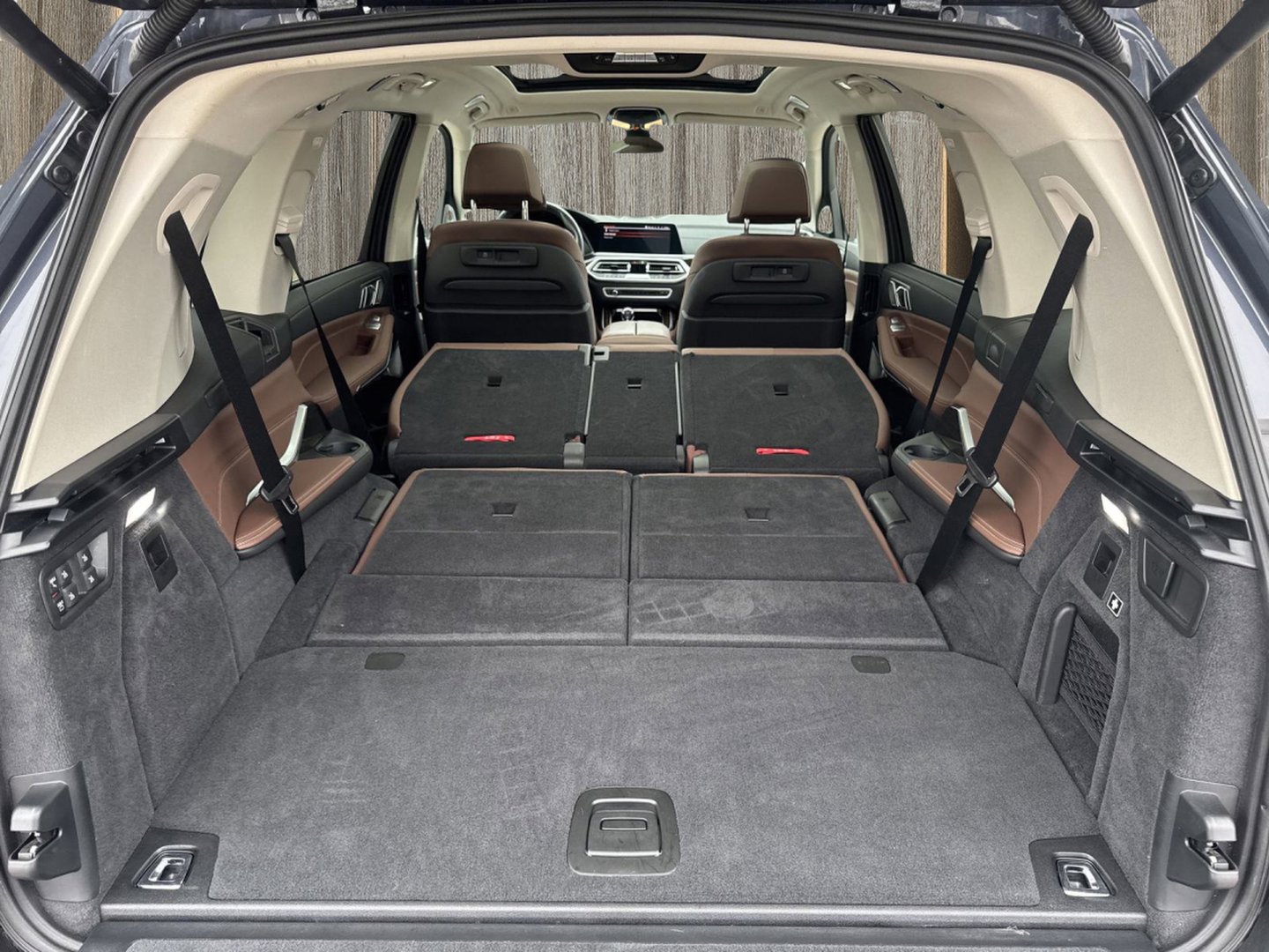 Used 2020 BMW X7 xDrive50i w/ Cold Weather Package image 41