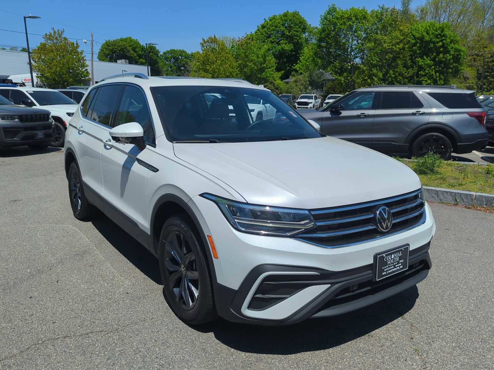 Used 2023 Volkswagen Tiguan SE AWD/4WD image 8