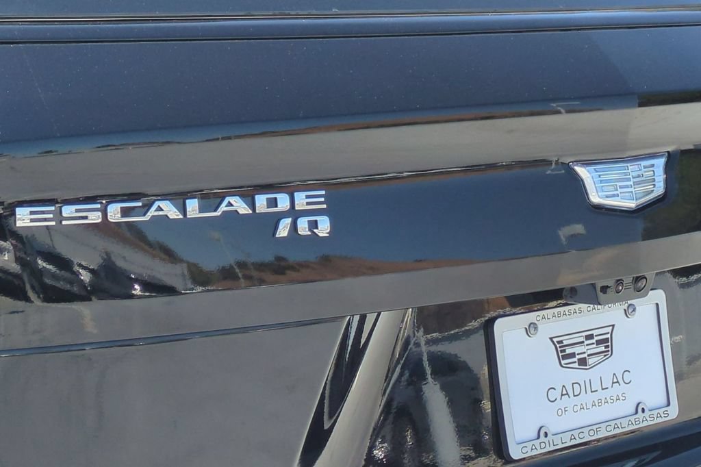 New 2026 Cadillac Escalade IQ Sport 1 w/ LPO, Floor Liner Package AWD/4WD image 19