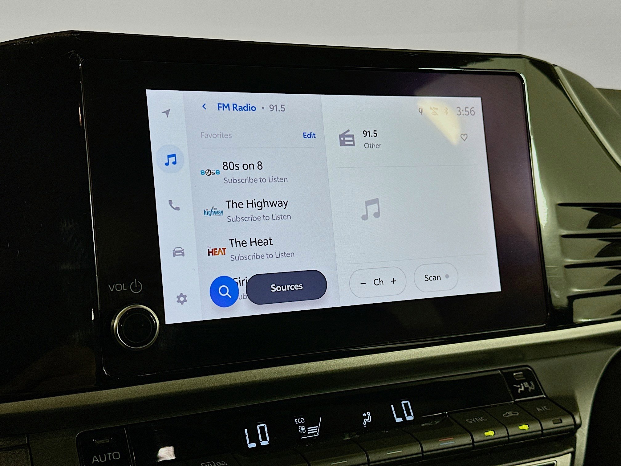 Used 2025 Toyota Camry LE image 21