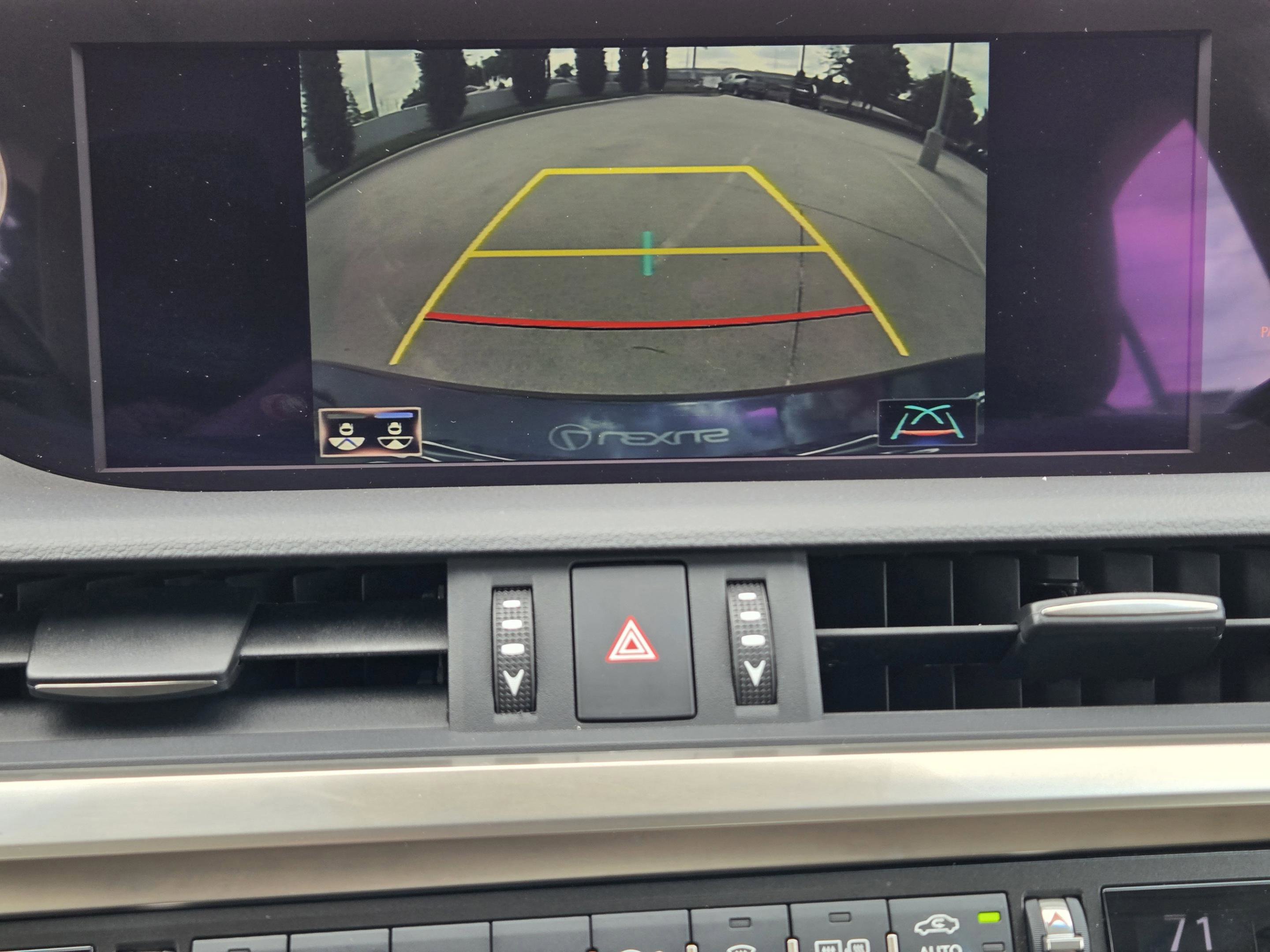 Used 2019 Lexus ES 300h w/ Premium Package image 15