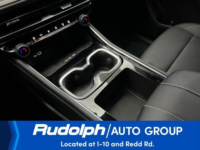 Used 2025 Chevrolet Traverse LT image 27