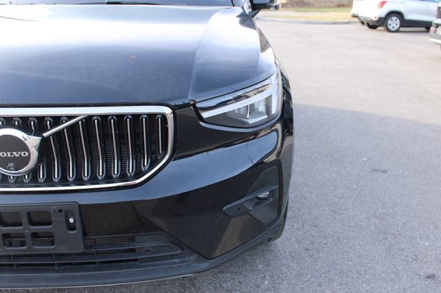 Used 2025 Volvo XC40 B5 Plus AWD/4WD image 40