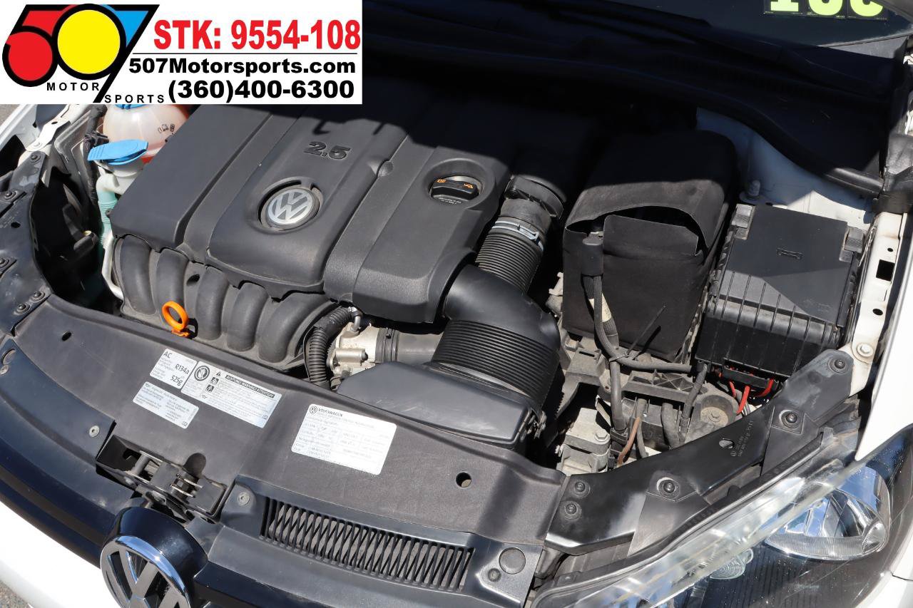 Used 2012 Volkswagen Golf 2-Door FWD image 20