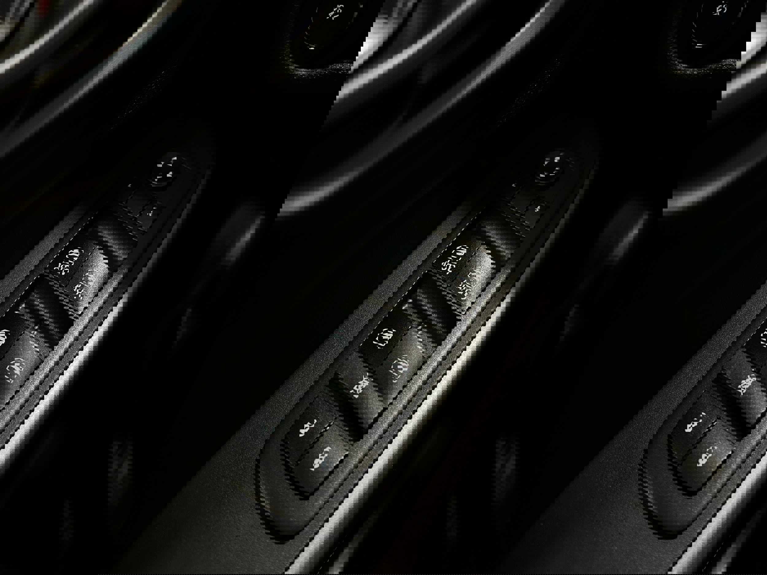 Used 2019 Jeep Cherokee Limited image 24