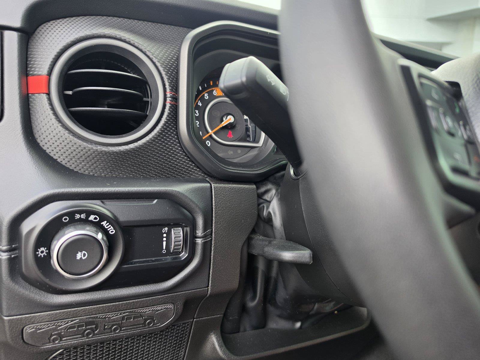 Used 2024 Jeep Wrangler Unlimited Rubicon AWD/4WD image 23