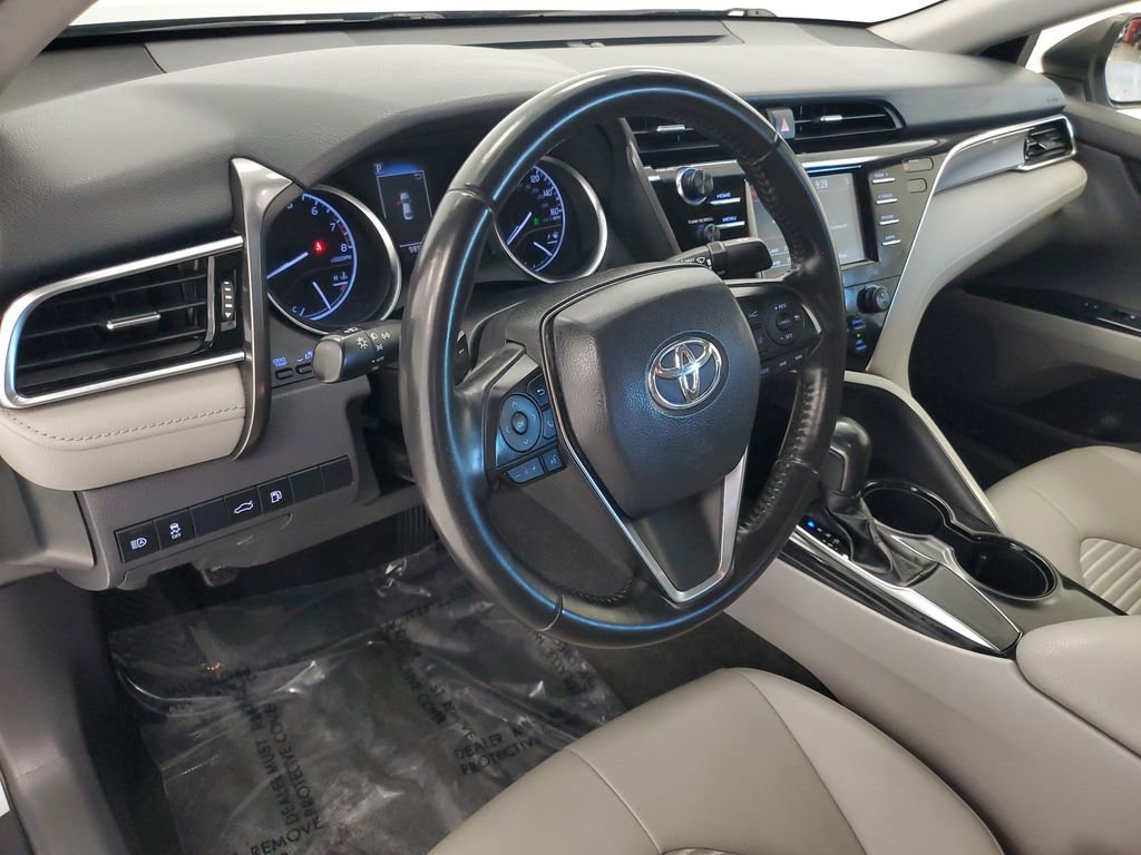 Used 2018 Toyota Camry SE FWD image 9
