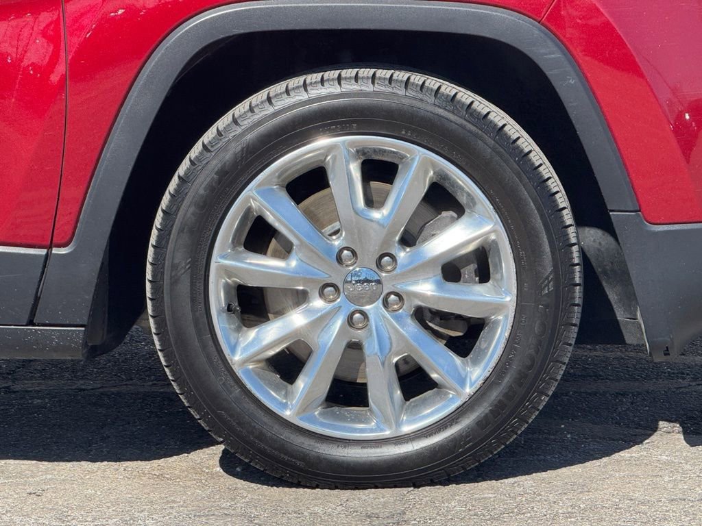 Used 2016 Jeep Cherokee Limited w/ Luxury Group FWD image 3