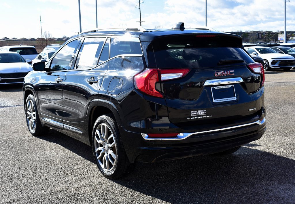 Used 2024 GMC Terrain Denali w/ Denali Premium Package image 4