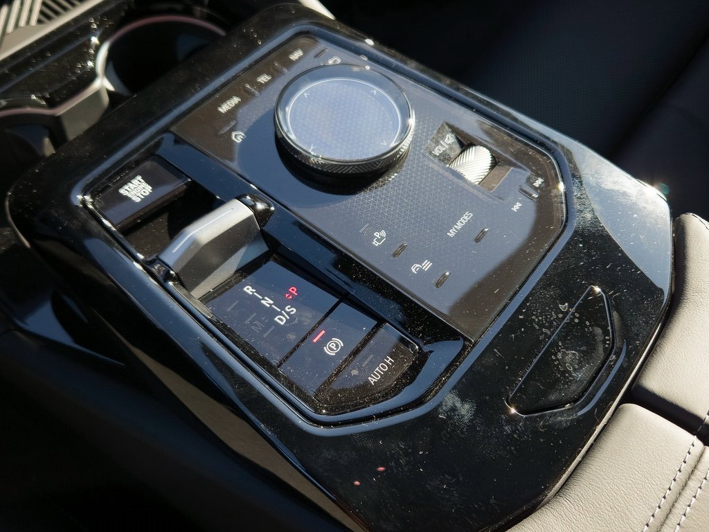 New 2026 BMW 530i xDrive w/ M Sport Package image 12