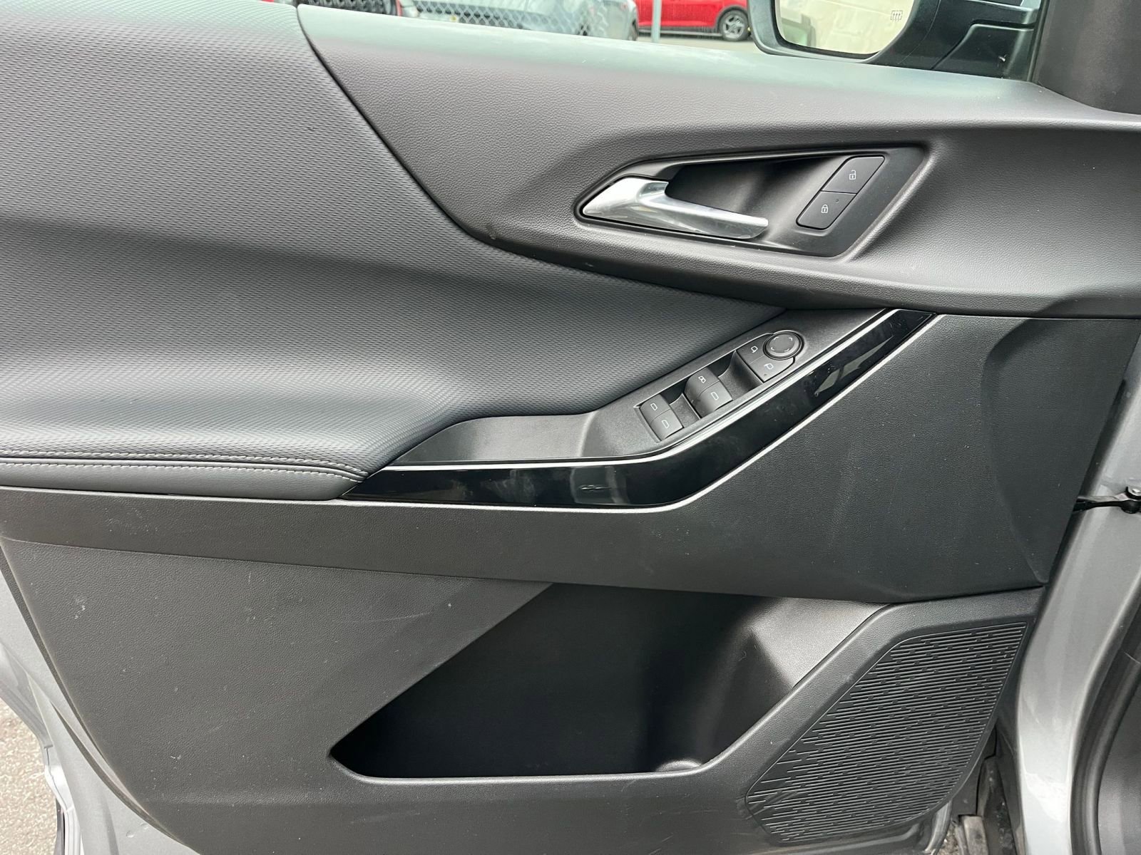 Used 2025 Chevrolet Equinox LT image 20