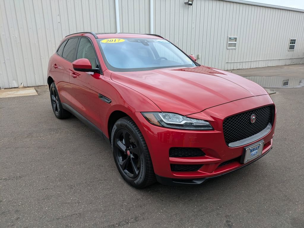 Used 2017 Jaguar F-PACE Prestige image 2