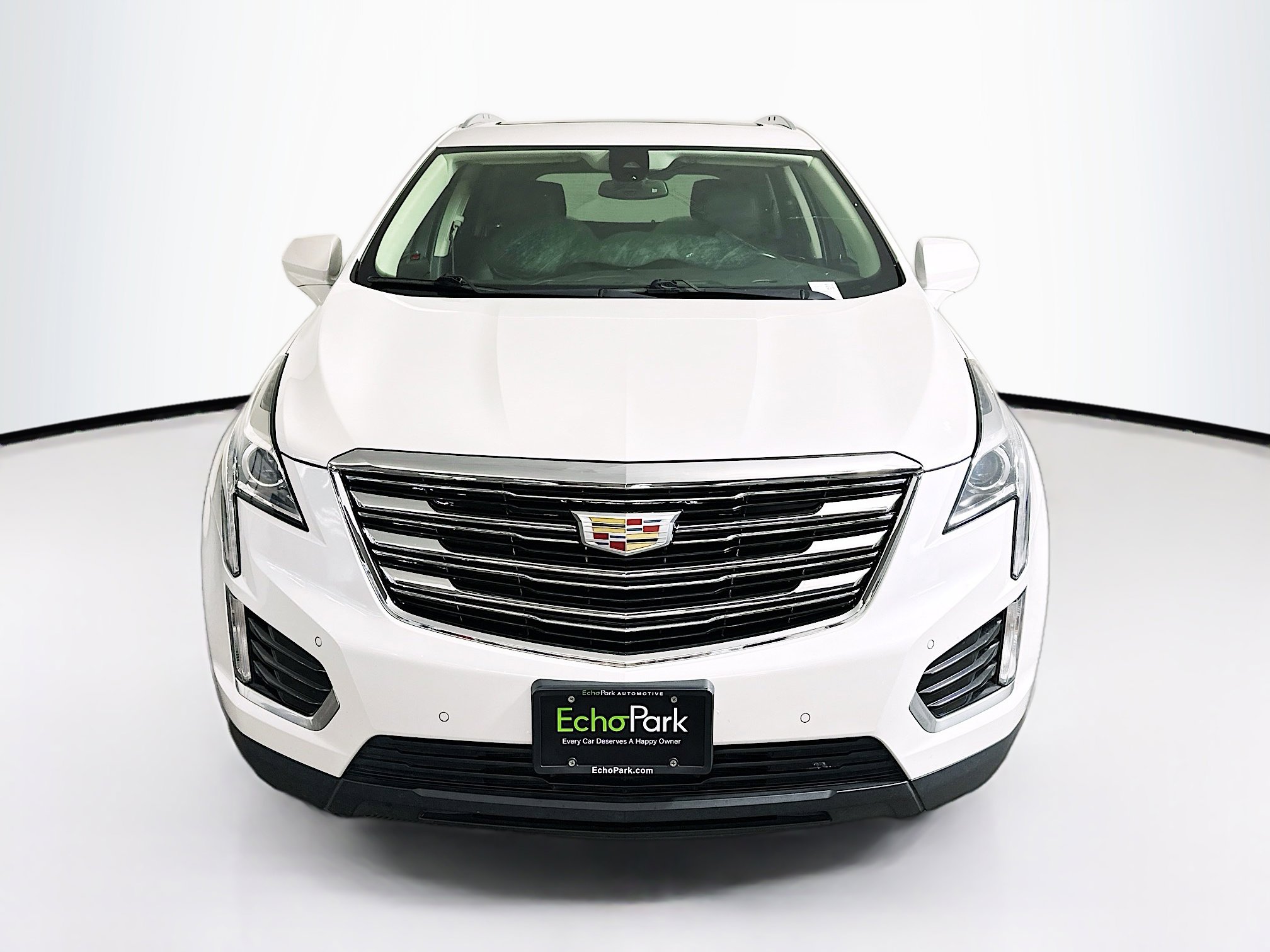 Used 2018 Cadillac XT5 Luxury w/ Driver Awareness Package FWD image 2