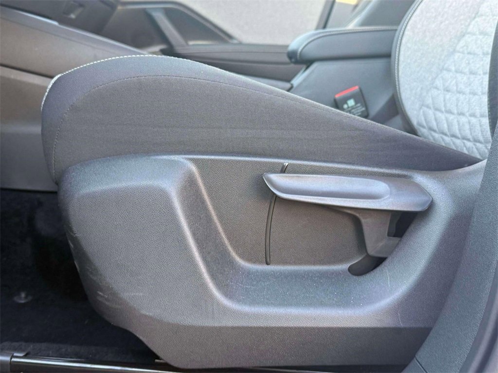 Used 2025 Volkswagen Tiguan S image 11