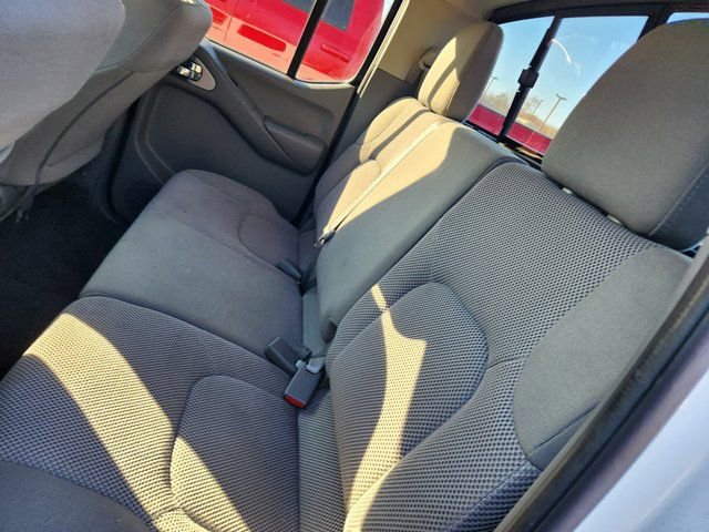 Used 2019 Nissan Frontier SV image 8