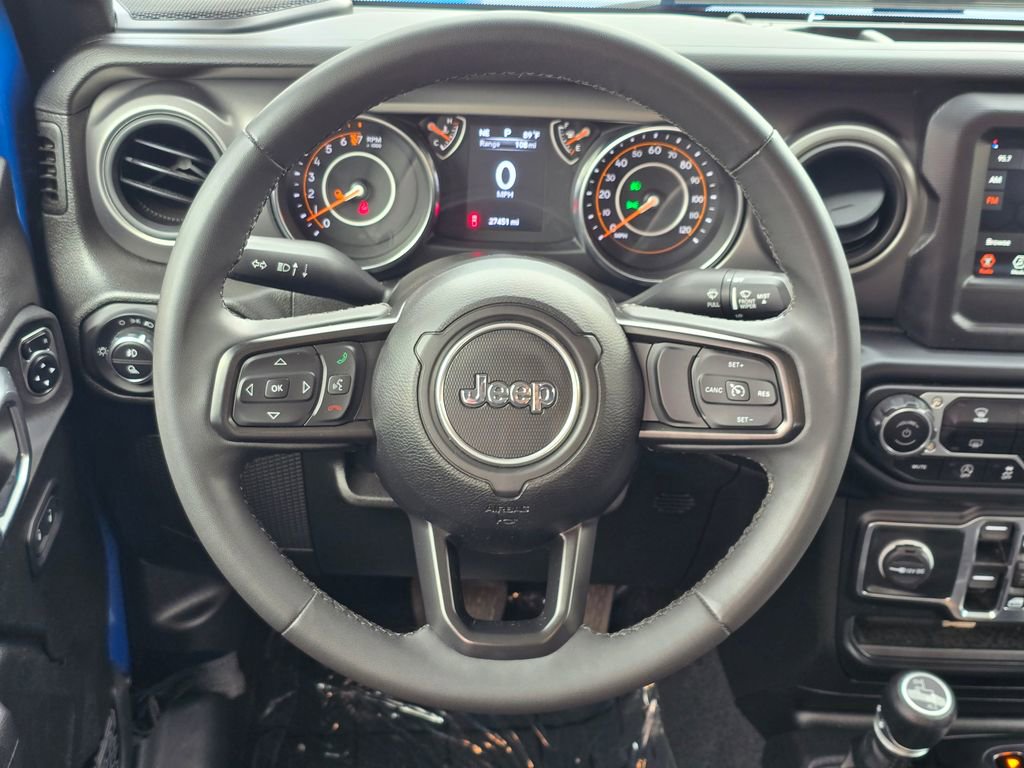 Used 2023 Jeep Gladiator Sport image 8