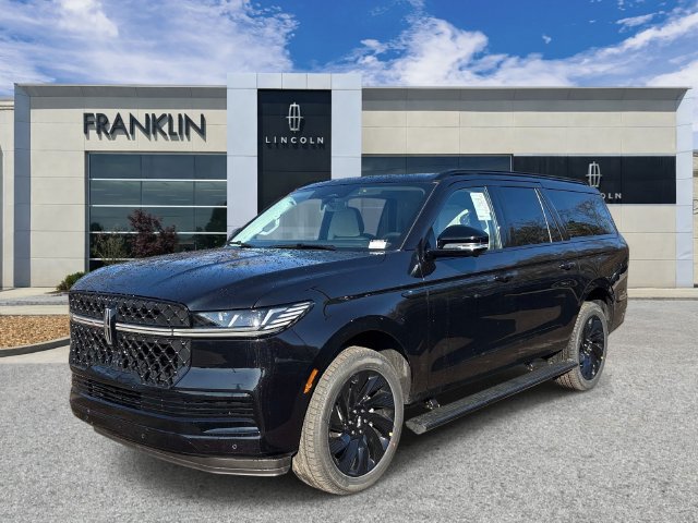 New 2026 Lincoln Navigator L Reserve w/ Jet Appearance Package AWD/4WD image 3