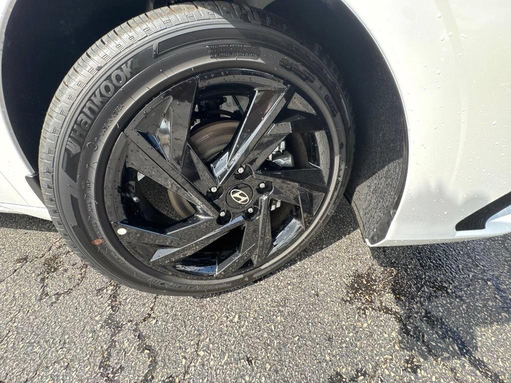 New 2026 Hyundai Elantra SEL Sport Premium FWD image 9